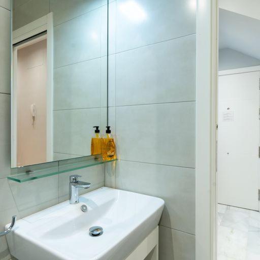Coqueto Apartamento Para Descubrir Sevilla エクステリア 写真